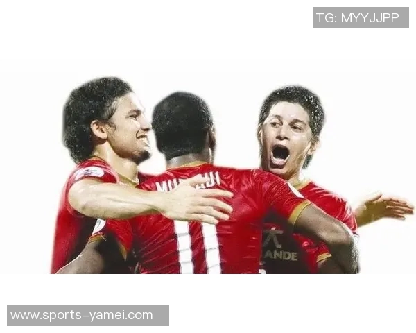 广岛三箭在J联赛杯决赛中以3-1战胜柏太阳神夺得队史第二冠吸引62466人观战